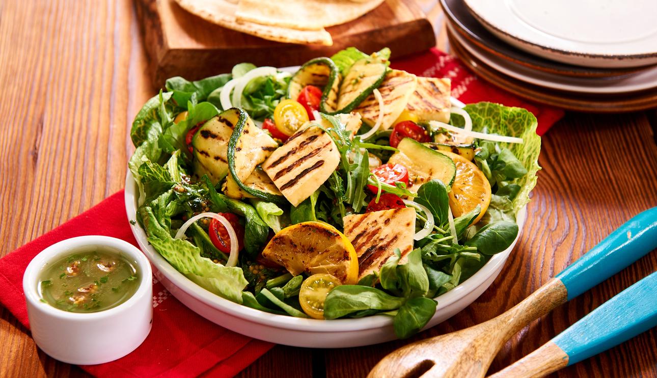 Ensalada de tofu y calabacín a la plancha