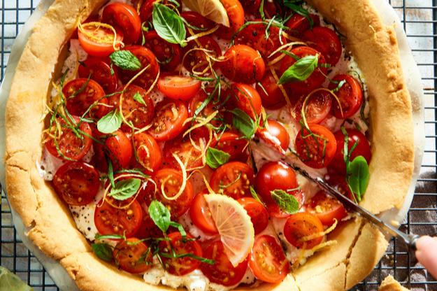 Tarta de tomate y queso fresco al limón