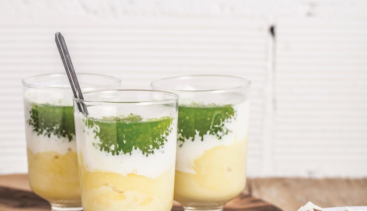 Crema de coco con sorbete de limón sin lactosa y caviar de menta