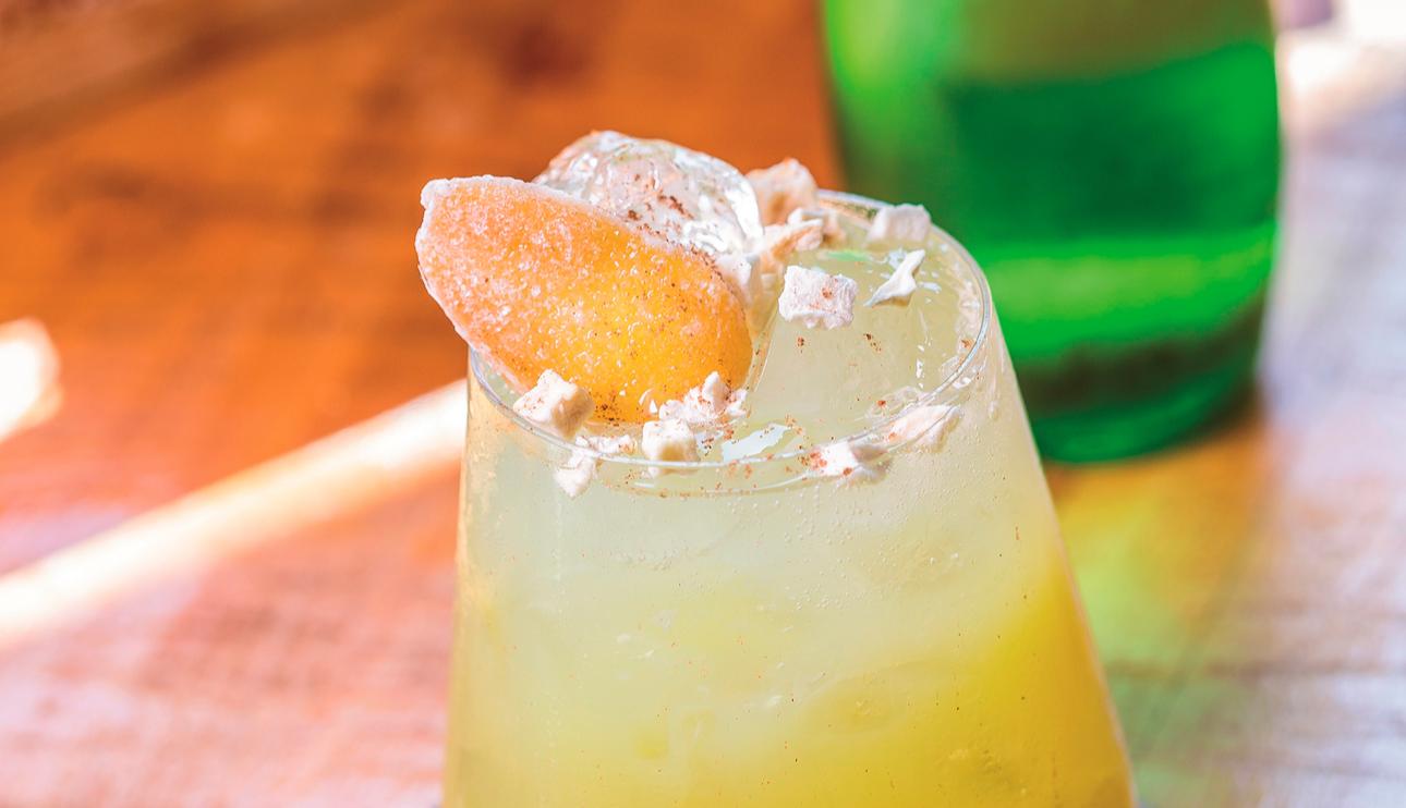 Coctel Manzana miel y jengibre Perrier