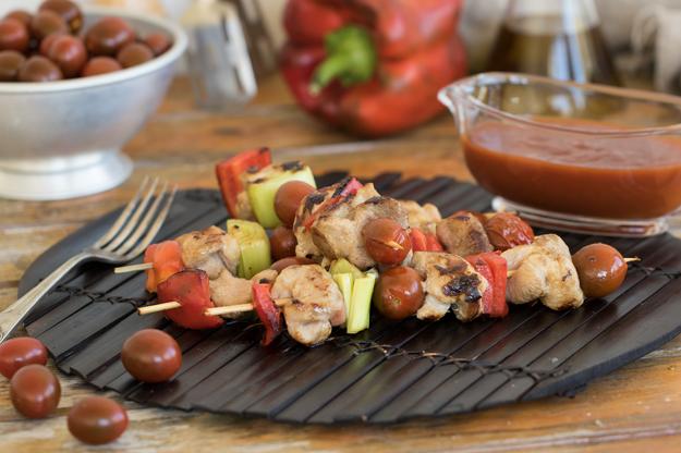 Pinchitos de cerdo con verduras y salsa agridulce