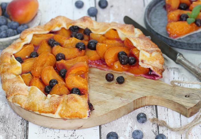 Galette de albaricoques y arándanos