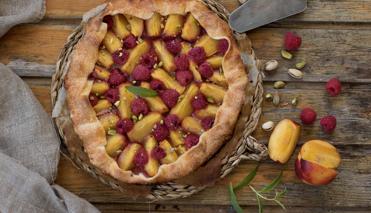 Galette de nectarinas y frambuesas