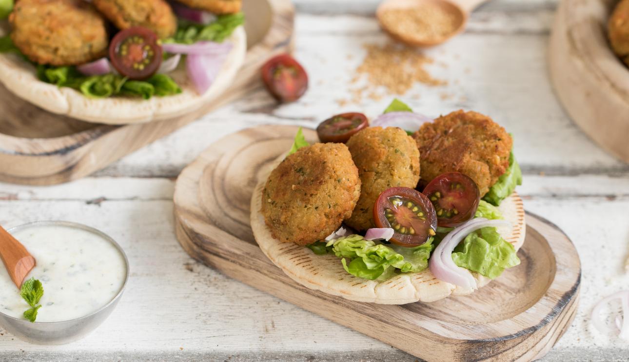 Falafel con salsa de yogur
