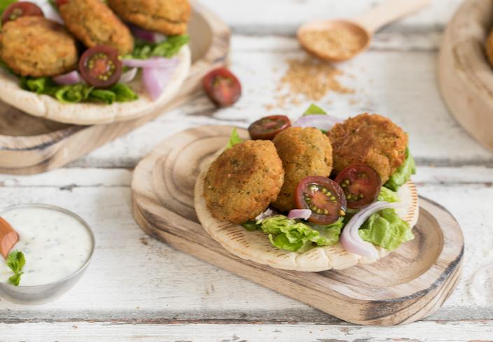 Falafel con salsa de yogur