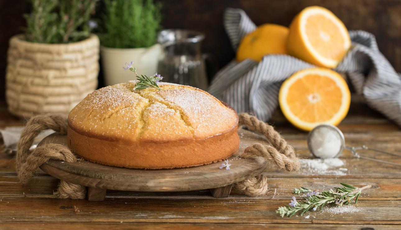 Bizcocho de naranja, aceite de oliva y romero