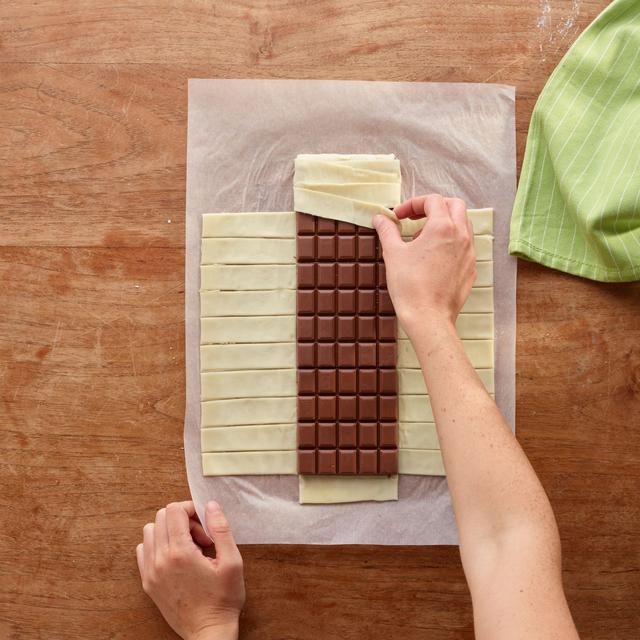 Trenza de hojaldre y chocolate con leche