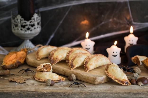 Empanadillas de boniato, canela y avellanas
