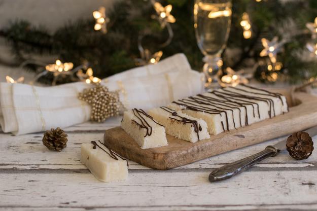 Turrón de coco y leche condensada