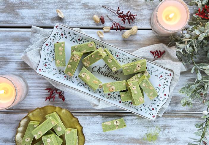 Turrón de té matcha, leche condensada y cacahuetes