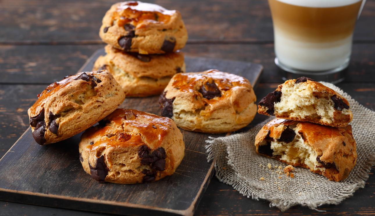 Scones con chocolate negro 70% y jengibre confitado