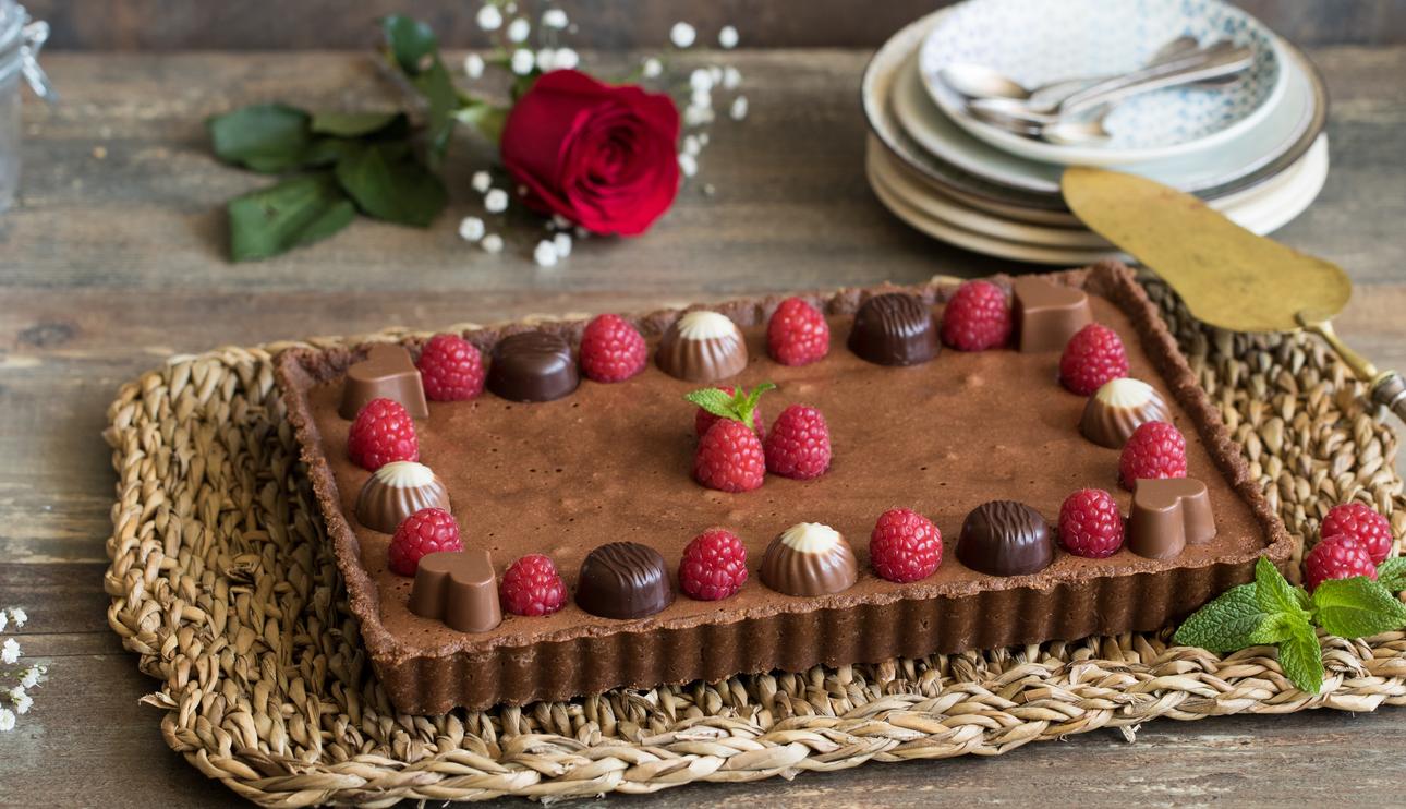 Tarta mousse de chocolate con bombones