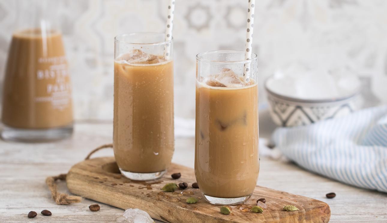 Café bombón helado al cardamomo