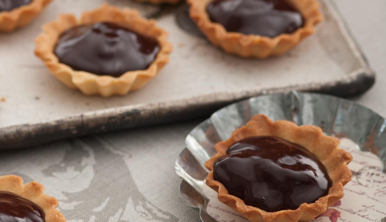 Tartaletas de chocolate con dulce de leche y nuez con Thermomix®