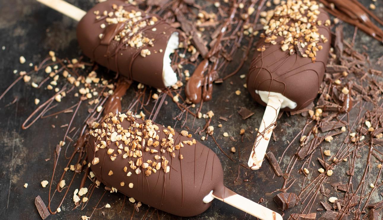 Polos de chocolate y vainilla