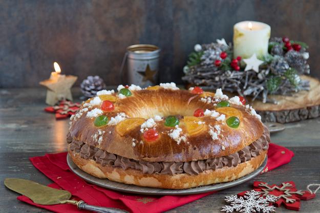 Roscón de Reyes con chocolate con leche