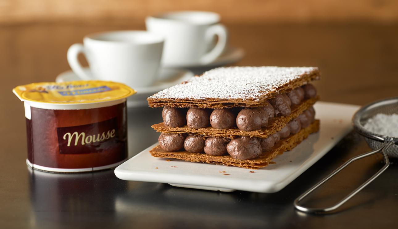 Milhojas de mousse de chocolate