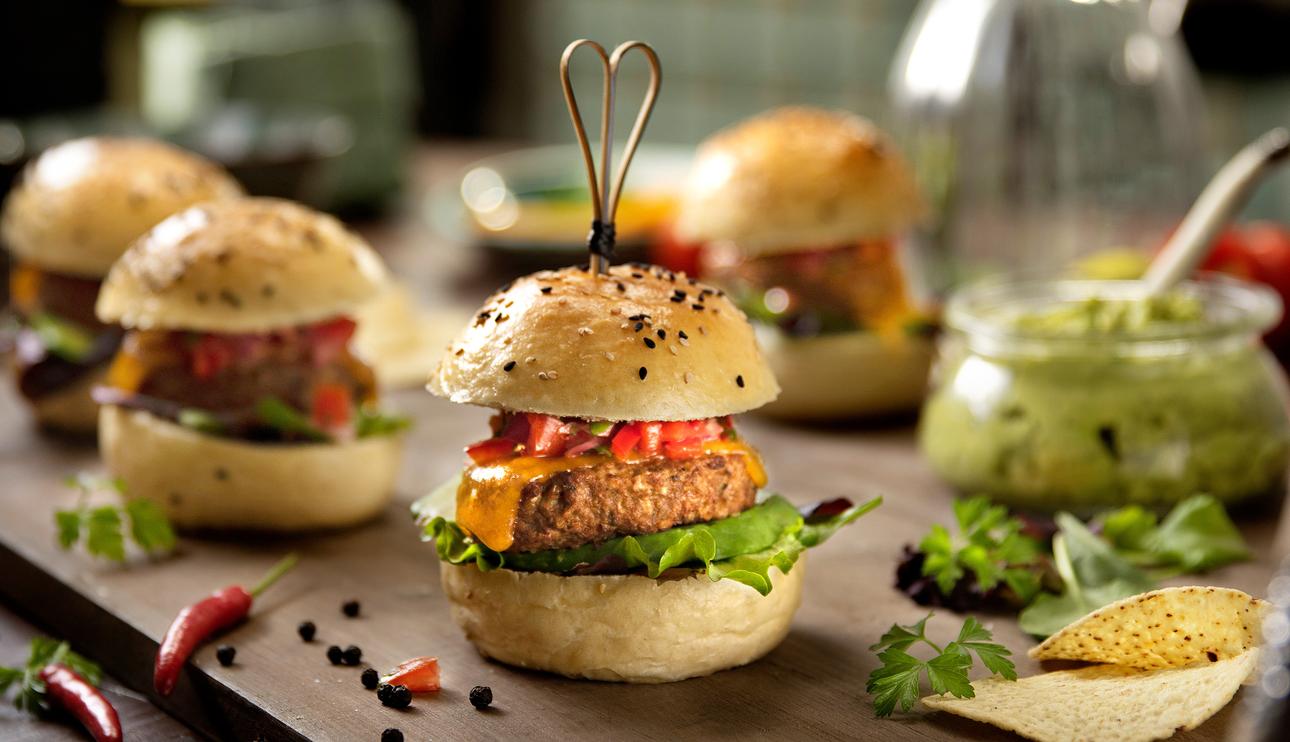 Mini Burger Deluxe con aguacate y pico de gallo