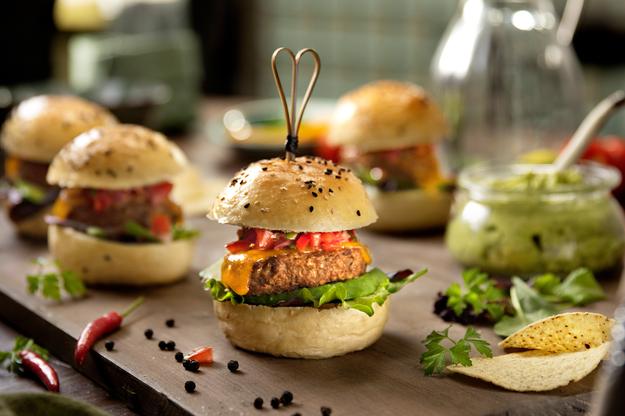 Mini Burger Deluxe con aguacate y pico de gallo