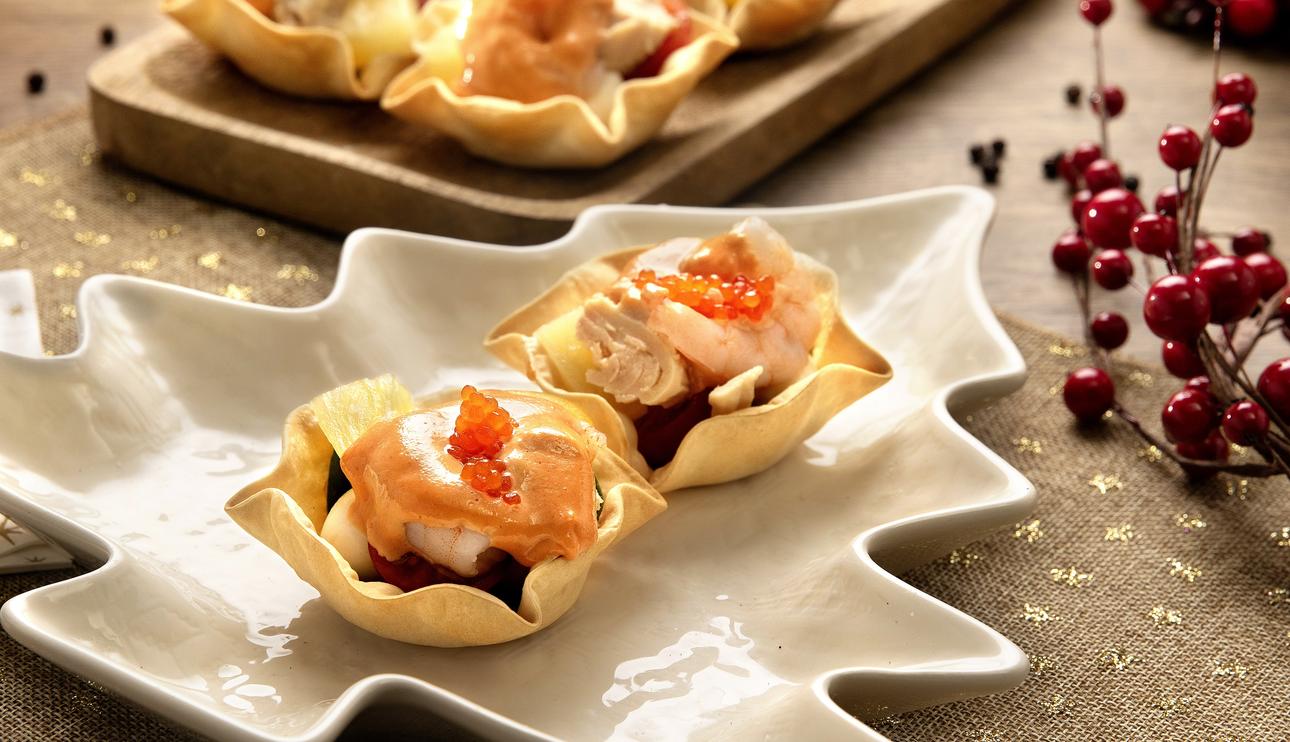Tartaletas navideñas con salsa cocktail