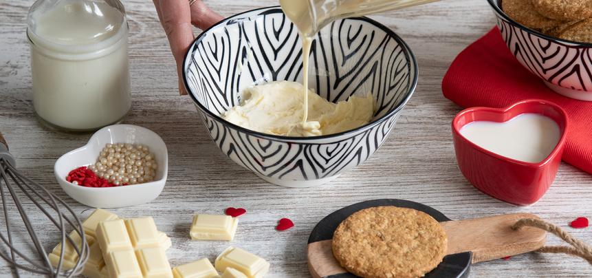 Pastel de chocolate blanco y galletas de avena para San Valentín