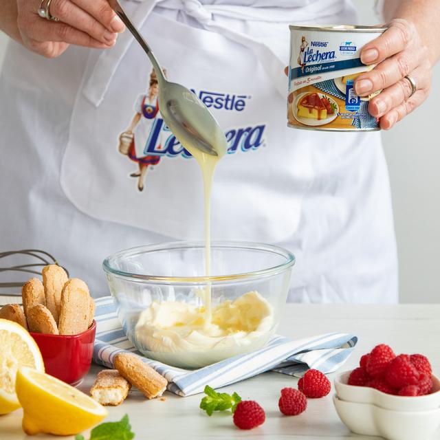 Charlota de leche condensada y limón para San Valentín