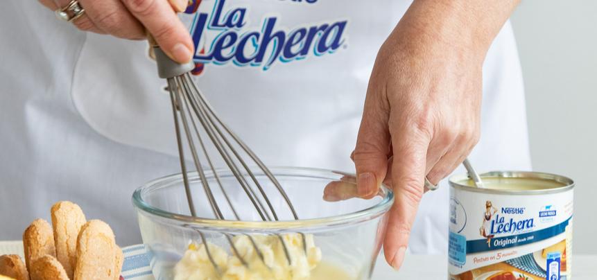 Charlota de leche condensada y limón para San Valentín