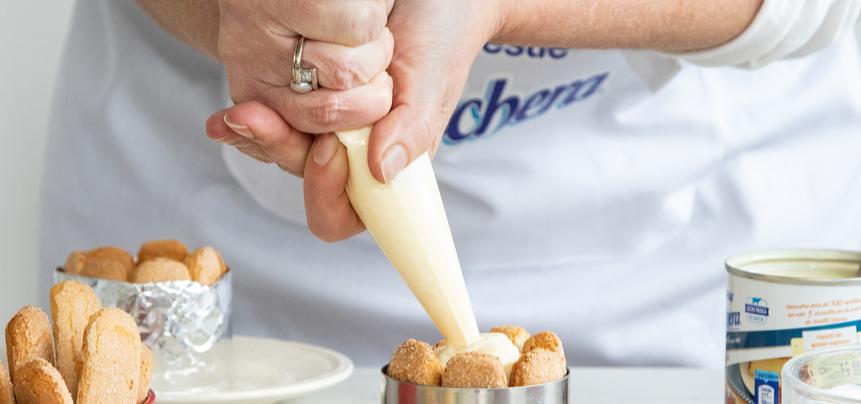 Charlota de leche condensada y limón para San Valentín