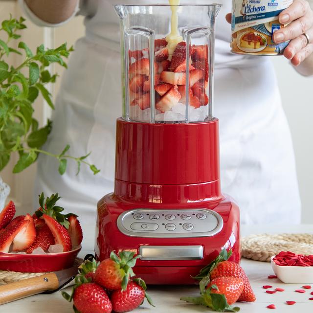 Cocktail de cava, fresas y leche condensada para San Valentín