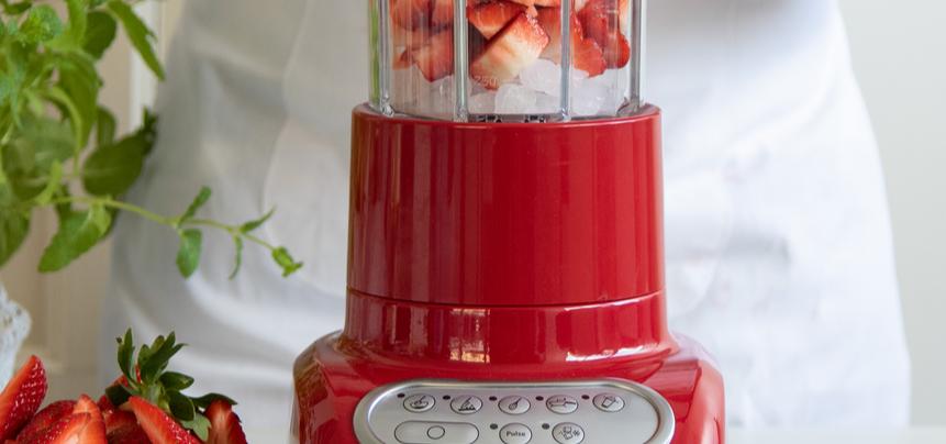 Cocktail de cava, fresas y leche condensada para San Valentín