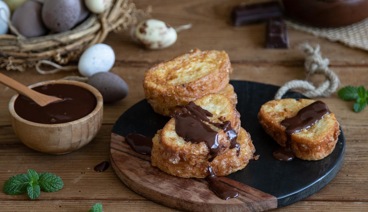 Torrijas con crema de chocolate negro