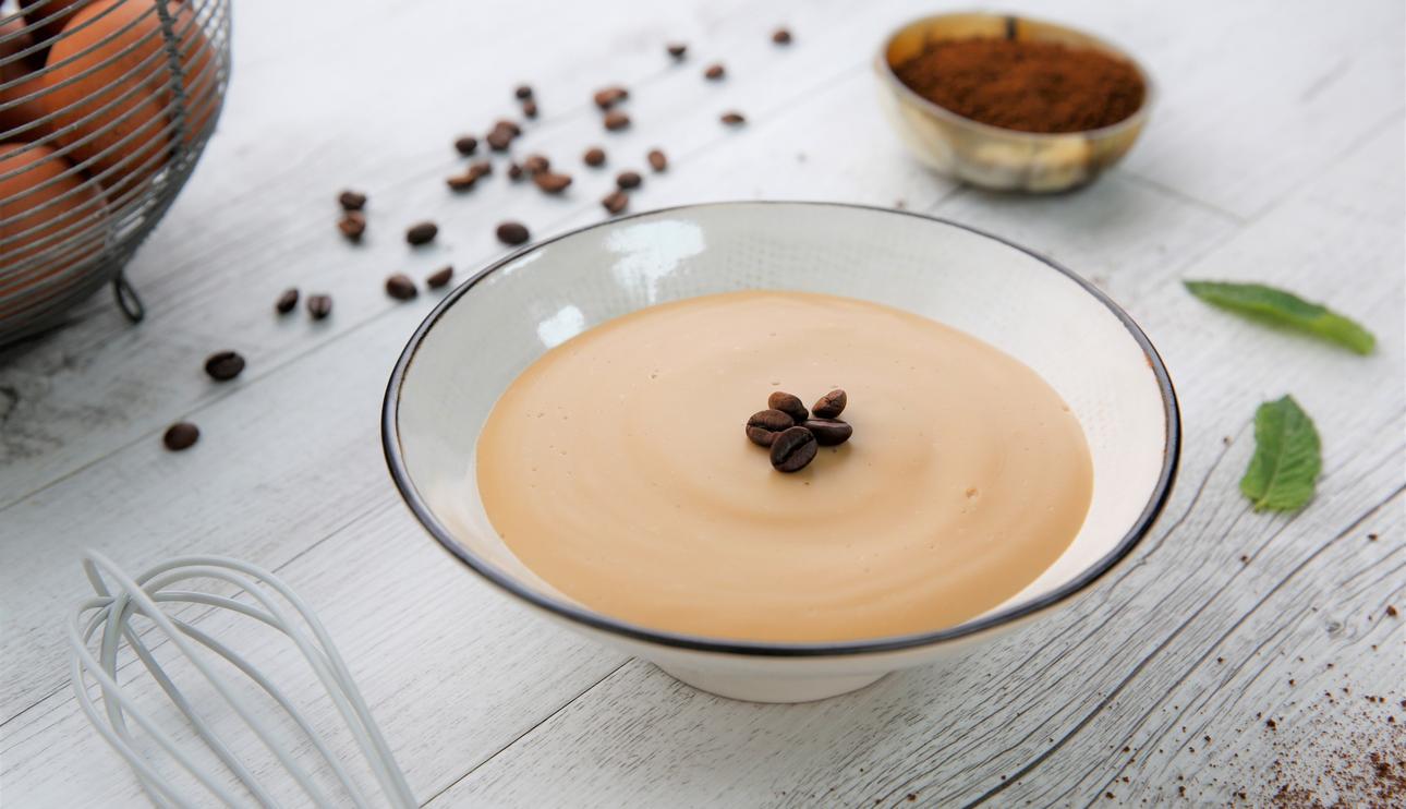 Crema pastelera con leche condensada y café al microondas