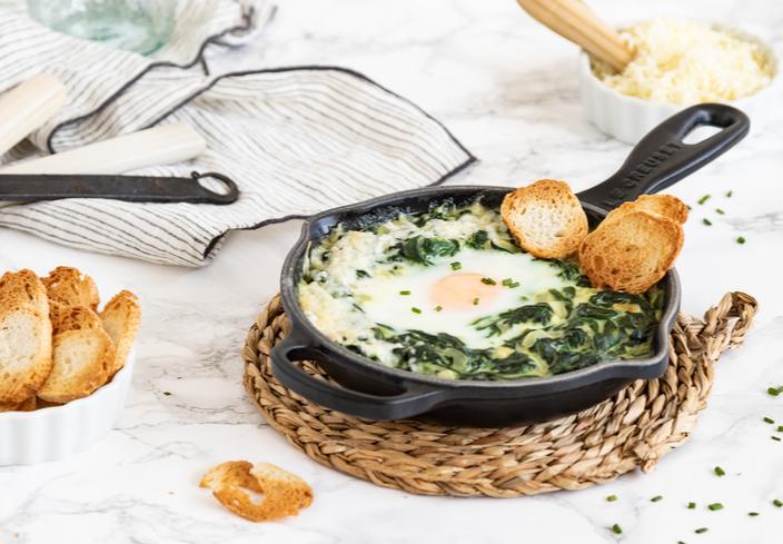 Espinacas a la crema con huevo