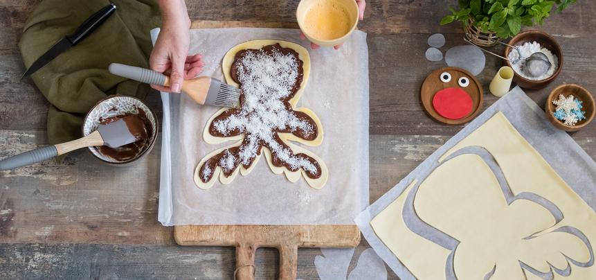 Reno navideño de hojaldre con chocolate con leche y coco