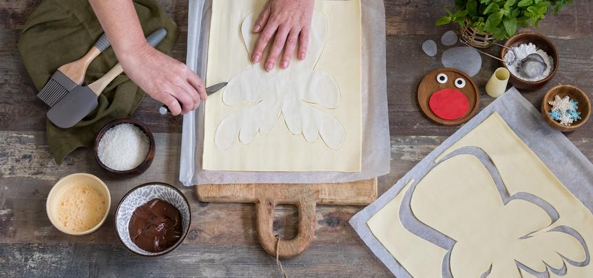 Reno navideño de hojaldre con chocolate con leche y coco