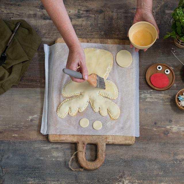 Reno navideño de hojaldre con chocolate con leche y coco