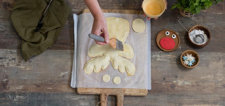 Reno navideño de hojaldre con chocolate con leche y coco