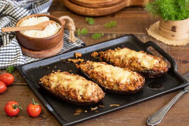 Berenjenas rellenas con salsa boloñesa