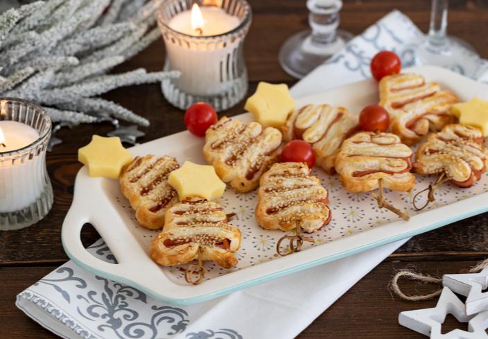 Arbolitos de Navidad de hojaldre relleno de jamón dulce