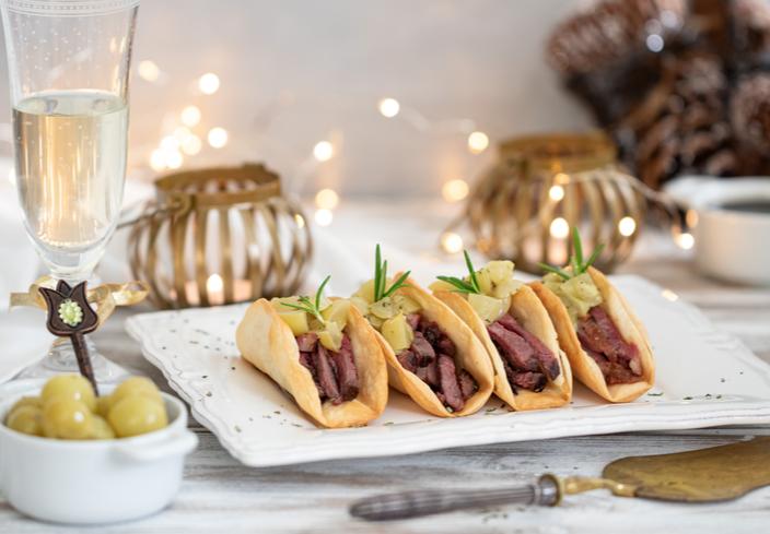 Tacos rellenos de magret de pato con uvas al romero