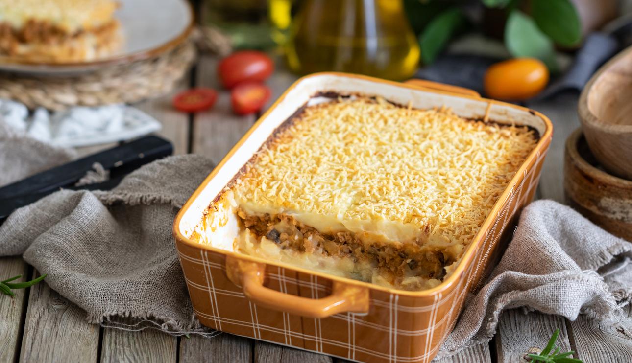 Pastel de puré de patatas con carne picada y champiñones