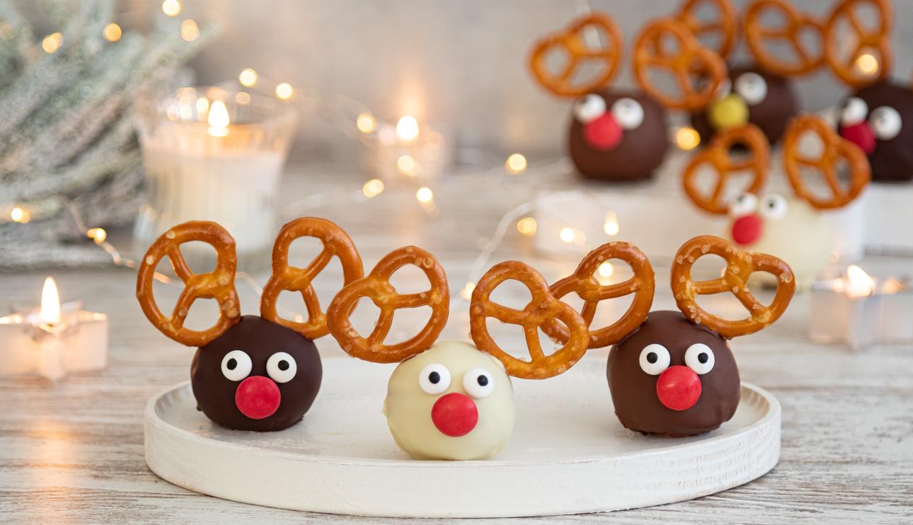 Renos de Navidad de bizcocho tres chocolates