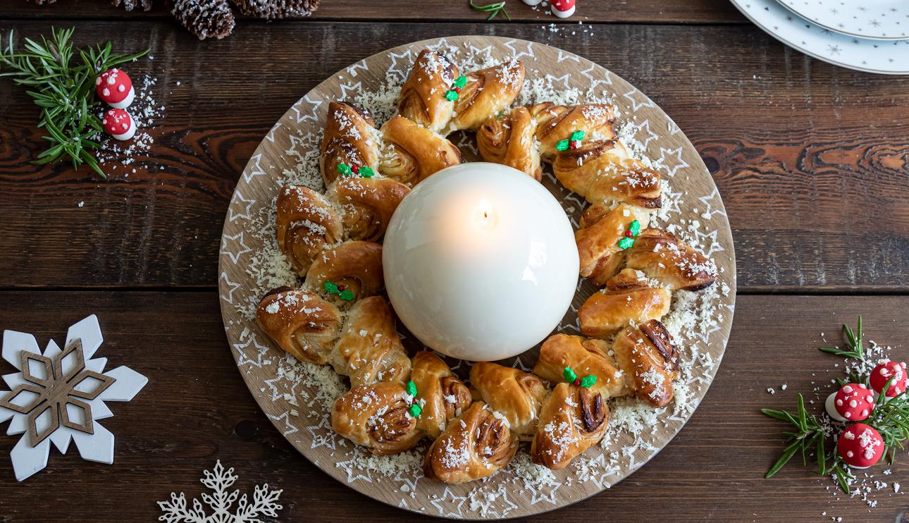 Corona de hojaldre relleno de chocolate blanco para Navidad