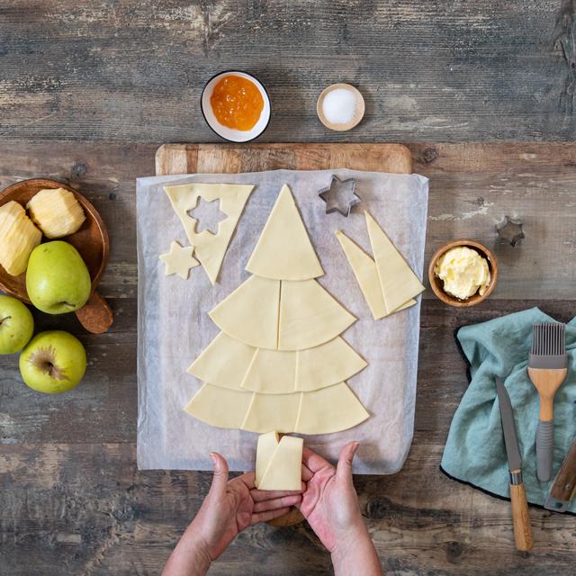 Tarta de manzana con forma de árbol de Navidad