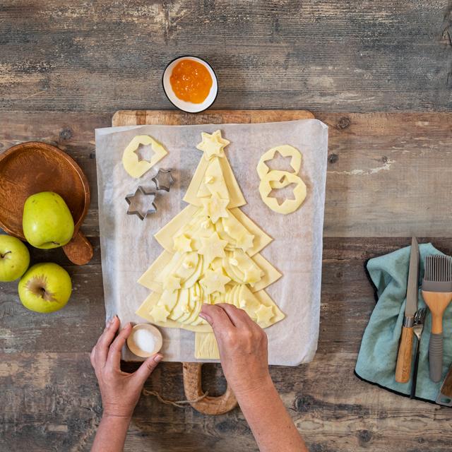 Tarta de manzana con forma de árbol de Navidad
