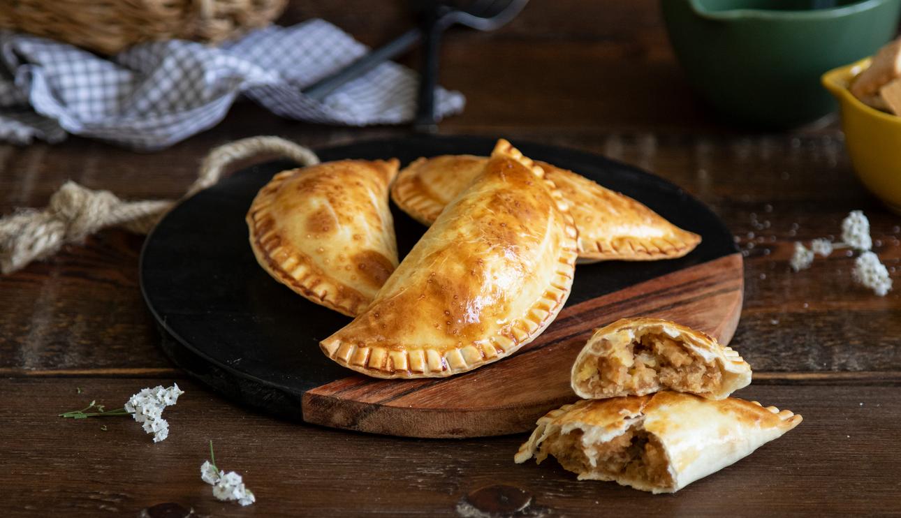 Truchas canarias de bienmesabe canario con plátano y galletas de canela