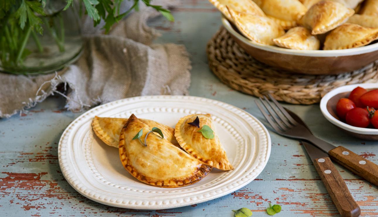 Empanadilla de pisto con atún