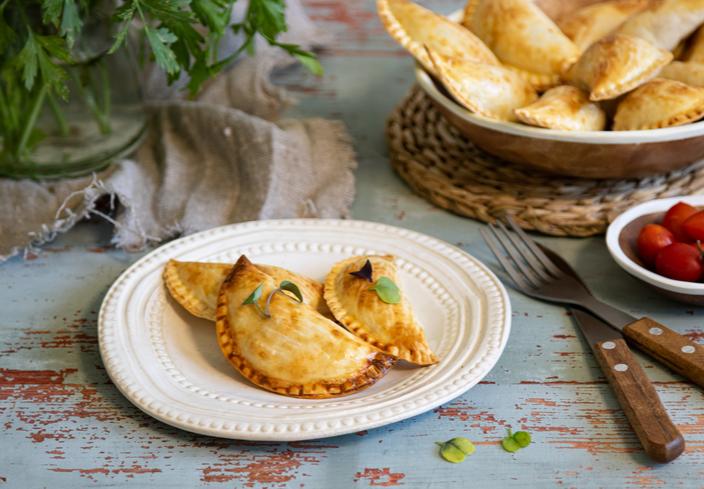 Empanadilla de pisto con atún