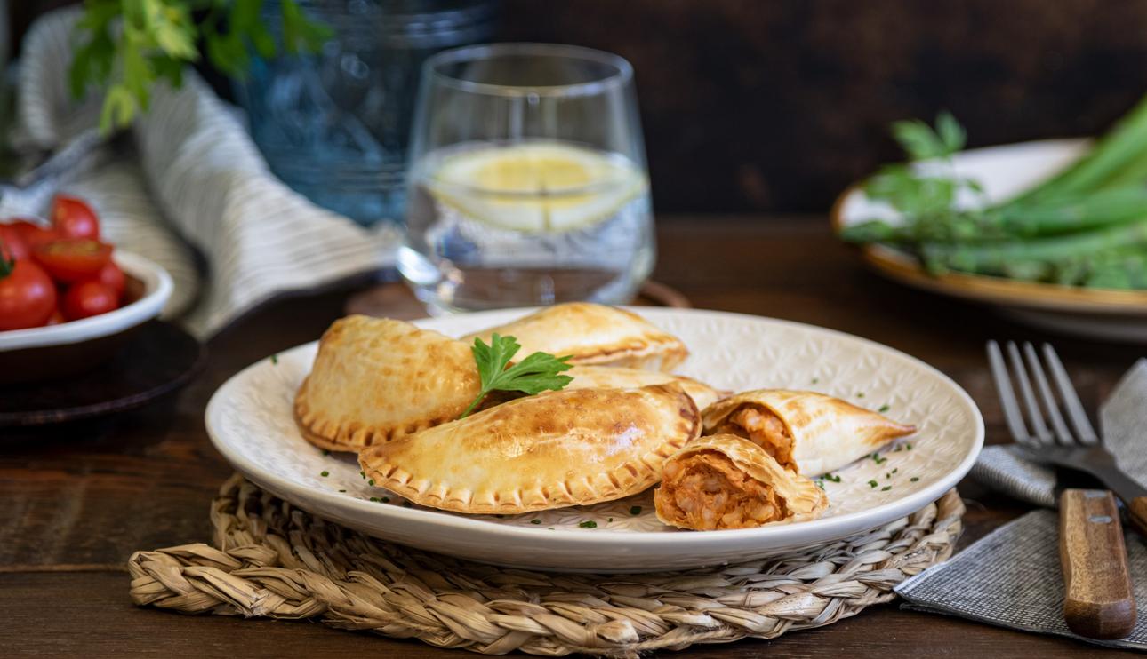 Empanadillas de arroz con tomate y atún