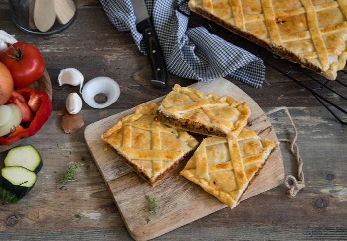Empanada de carne picada y verduras